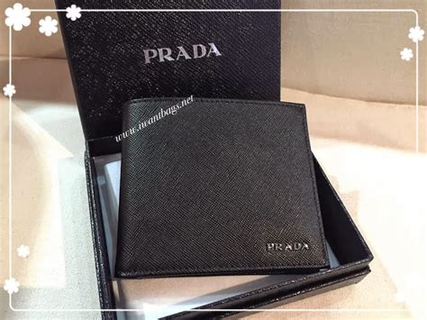 prada saffiano wallet mens